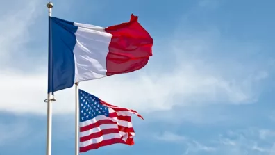 Drapeaux des États-Unis et de la France