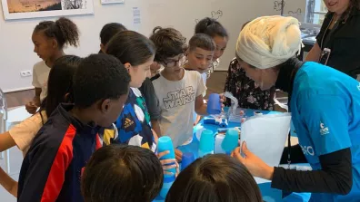 Atelier du CNES à la Fête de la science 2023, au Musée de l'Homme, à Paris.