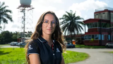 Portrait d'Anne-Sophie Chassagnou au Centre spatial guyanais.