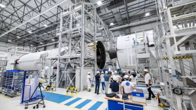 Assemblage des deux éléments du corps central d'Ariane 6.