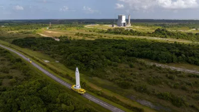 Transfert des boosters d'Ariane 6 vers la ZLA.