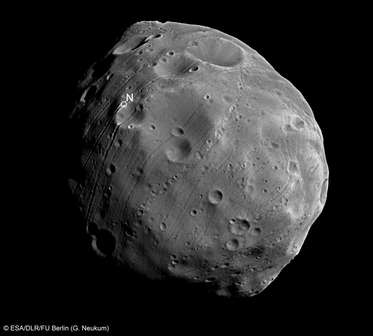 Photos satellite de Phobos, l'une des deux lunes de Mars